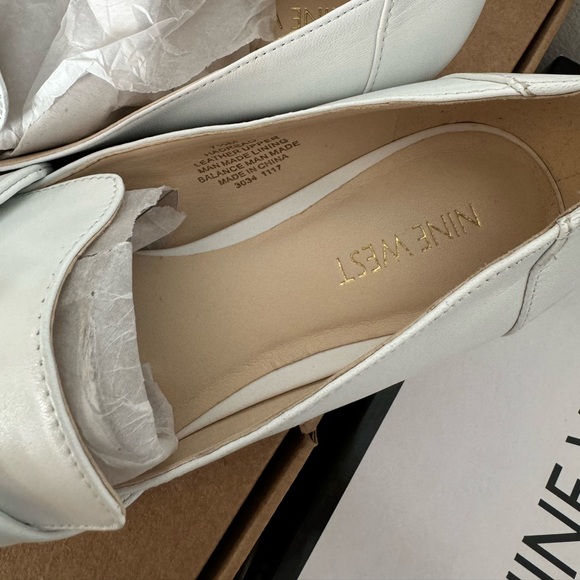 New NINE WEST White Leather Hadreao Loafers Bow
Academia Preppy Flat Block Heel - Picture 3 of 5